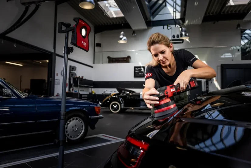 FLEX XFE 15 150 18-EC SET - Aku excentrická leštička s volným pohybem (18 V)