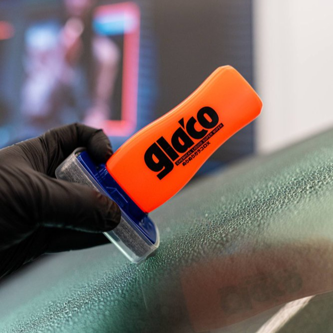 SOFT99 Glaco Anti-Rain Glass Coat - Sada tek. stěračů a leštěnky (110+100 ml)