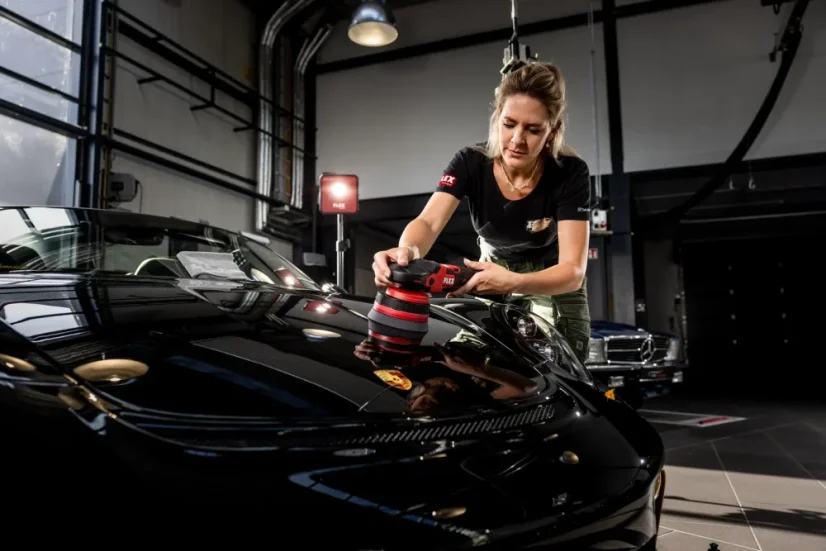 FLEX XFE 15 150 18-EC SET - Aku excentrická leštička s volným pohybem (18 V)